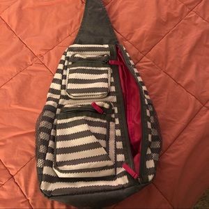 Thirty-one crossbody bag